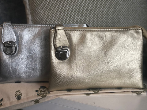 Amanda Crossbody w/wristlet