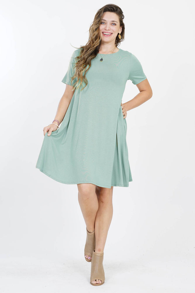 PLUS SIZE SHORT SLEEVE POCKET SWING DRESS