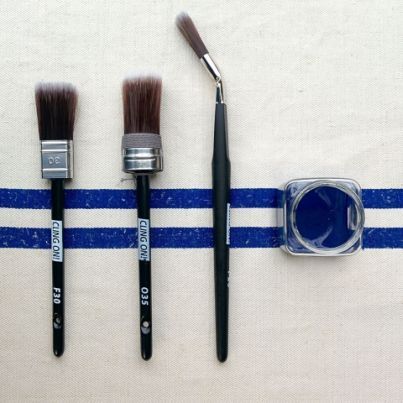 Cling On! Brush