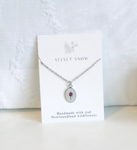 Velvet Snow Mini Bog Laurel Oval Pendant